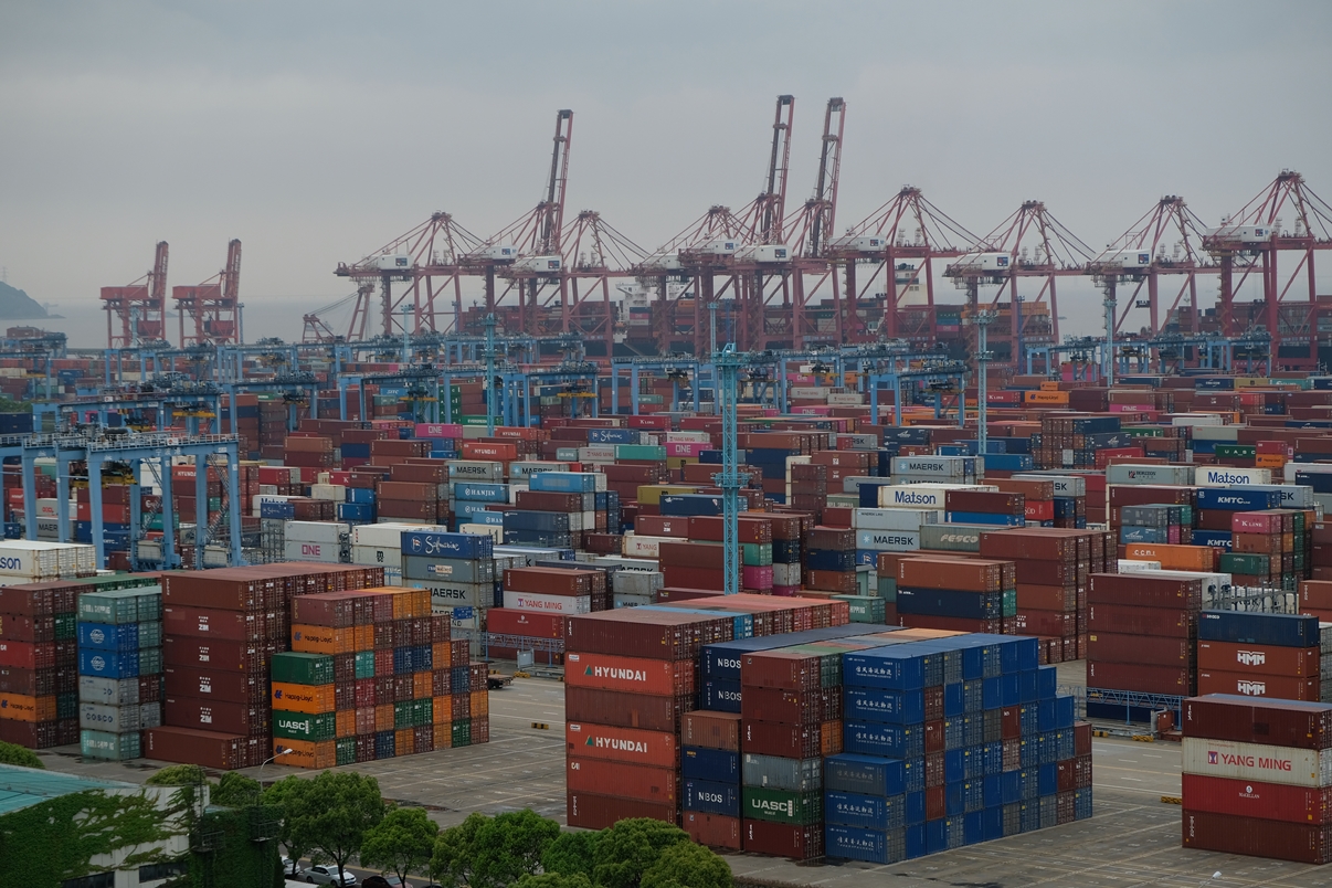 Контейнерный порт в восточном Китае приостанавливает работу из-за случая COVID-19