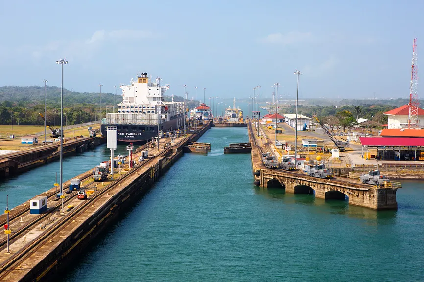 Длительное отсутствие дождей привело к ограничениям прохода кораблей через Панамский канал 